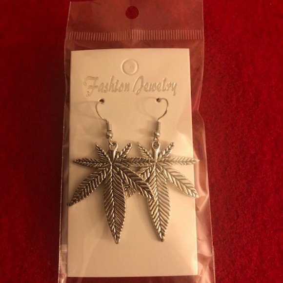 Vintage #420 Earrings - Picture 7 of 8